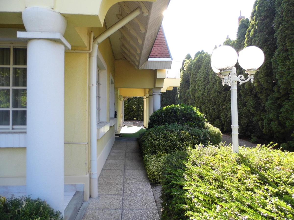 Millennium Villa Кестели Екстериор снимка